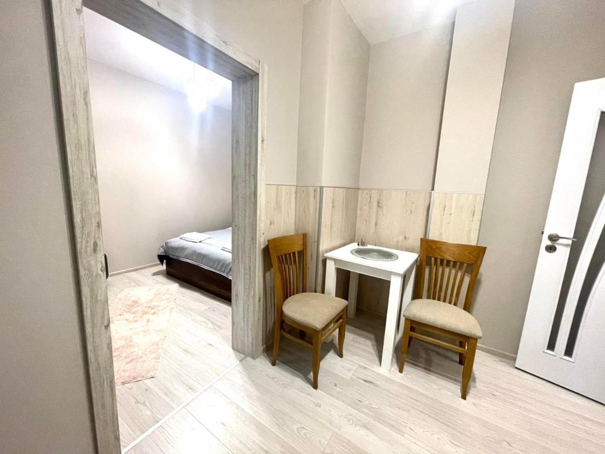 Home Apartment *